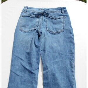 Maurices Jeans Womens Size 4 Skinny Leg Stretch Distressed Mid Rise midWash